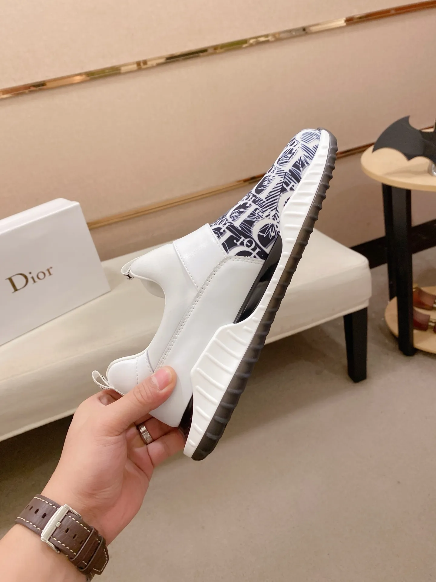 Factory price: 440💰[Dior·Dior] New casual sports style men's shoes, new spring and summer design, perfect workmanship, lace-up lazy style to create wardrobe quality, upper: imported cowhide, sheepskin lining is soft and comfortable, ultra-light TPU wear-resistant outsole, simple, versatile fashion men's shoes, excellent color code number 38--44. (Can be customized for 45 non-refundable)
